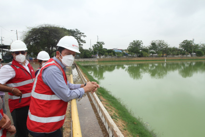 Laguna rehabilitada. Esta es la estructura de la planta de Guayacanes que no está en funcionamiento, debido a que Interagua está aumentando su capacidad y colocando aireadores que mejoren la oxigenación de las aguas.