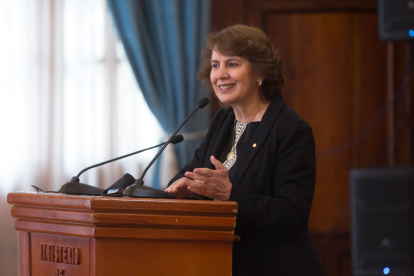 La candidatura oficial de la expresidenta de Ecuador fue presentada por el canciller Mauricio Montalvo.