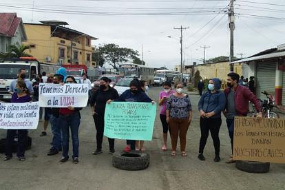 Plantón. Los moradores de Brisas de Santay reclaman.