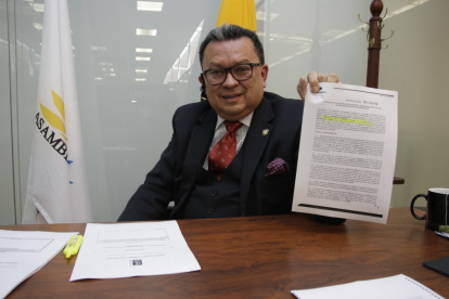 Asambleísta. Ricardo Vanegas, de Pachakutik, defiende la legalidad del contrato entre Petroecuador y el Consorcio Oro Negro.