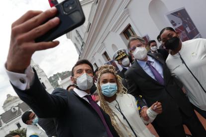 El presidente del Ecuador, Guillermo Lasso Mendoza, recibió en el palacio de Carondelet a los deportistas olímpicos que compitieron en Tokio-Japón.