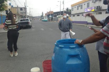 Protesta. Los moradores de Maldonado reclaman por la falta de agua.