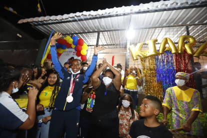 Llegada y recibimiento de Kiara Rodríguez, medallista bronce Juegos Paralimpicos, AEROPUERTO J.J.DE OLMEDO, 07 DE SEPTIEMBRE  DEL 2021 AMELIA ANDRADE Guayaquil-Ecuador Agencia (ag-expreso)