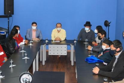 Reunión. El primer encuentro tuvo un perfil bajo por la decisión de la Conaie de enviar representantes de varias de sus filiales y de Pachakutik.