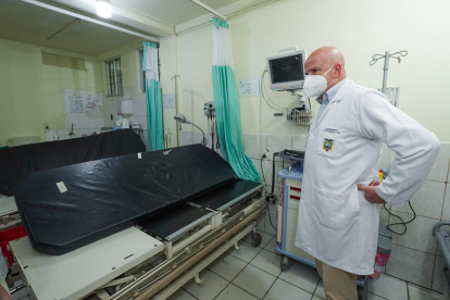 Visita. La falta de agua potable impide el funcionamiento en Quinindé.