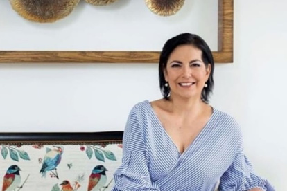 Abogada de profesión y especialista en derecho administrativo, arbitraje y Derechos Humanos.