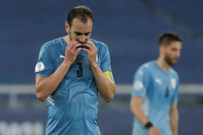 En la imagen un registro del defensa y capitán de la selección nacional de fútbol de Uruguay, Diego Godín