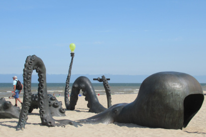 Una escultura de la artista multimedia francesa Laure Prouvost, forma parte de la trienal Beaufort 21.
