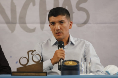 Richard Carapaz en rueda de prensa.