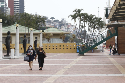 Viajeros. Los sitios turísticos de la ciudad aún evidencian una notoria ausencia de visitantes.
