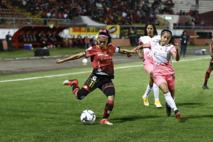 D. Cuenca y Ñañas ha sido el regreso del público en los torneos locales.