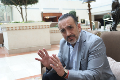 El Ministro de Vivienda, Darío Herrera, es licenciado en Administración de Empresas. Se ha dedicado a la actividad inmobiliaria en Estados Unidos, Belice y Ecuador.