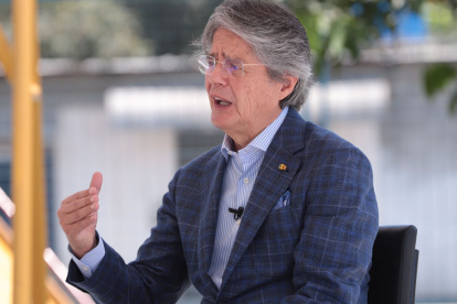 Referencial. Guillermo Lasso en entrevista con Expreso.
