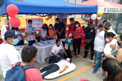 En una casa abierta, los estudiantes de Ingeniería Industrial dieron a conocer algunas medidas de prevención.