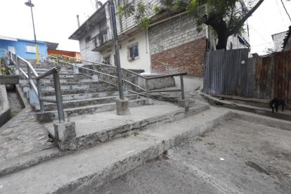 En este lugar se registró el último crimen de la jornada, en el sector Juan Montalvo.