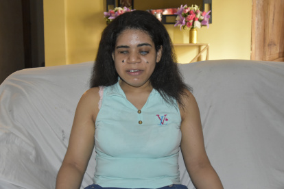 Angie Lozano tiene discapacidad visual de nacimiento.