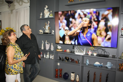 Óscar Fernández e Inés Arellano vibraron en cada partido de la tenista.