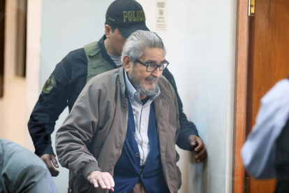 El fundador y líder de la banda terrorista Sendero Luminoso, Abimael Guzmán, en una fotografía de archivo. EFE/Ernesto Arias