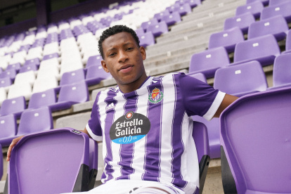 Gonzalo Plata, ofensivo ecuatoriano que fichó por el Real Valladolid de España, es una de las joyas del fútbol nacional que busca continuidad en el viejo continente.