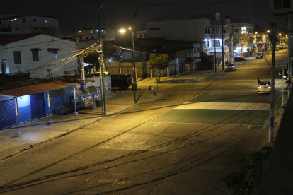 En sectores como Asisclo Garay y Sucre hay alumbrado público, pero los moradores sienten que no ilumina lo suficiente.