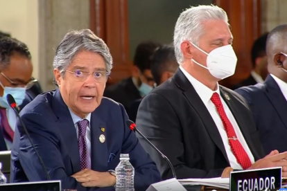 México. Guillermo Lasso, junto con el presidente de Cuba, Miguel Díaz-Canel, en la VI Cumbre de la Celac.