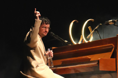 Felipe Le, frontman de la banda.