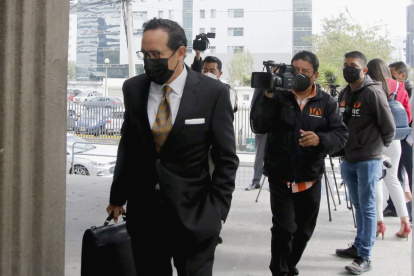 Abogados. David Vaca, defensor de Esteban Celi, hermano del excontralor Pablo Celi a su ingreso a la Corte.