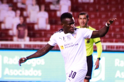 Kevin Mercado anotó uno de los goles de la victoria alba sobre Emelec en LigaPro.