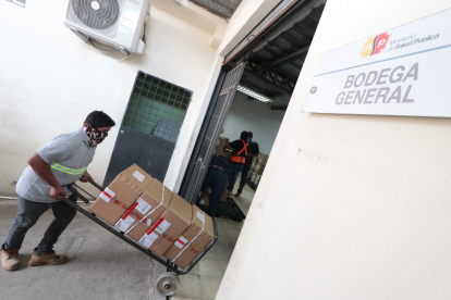 Entrega de medicamentos a los distintos hospitales públicos de Guayaquil por parte del Ministerio de Salud, el 14 de septiembre en Guayaquil.