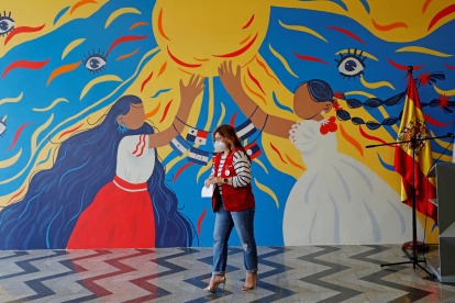 La secretaria de Estado de Cooperación Internacional de España, Pilar Cancela Rodríguez, habla durante la inauguración de la exposición "Emancipadas y Empancipadoras".