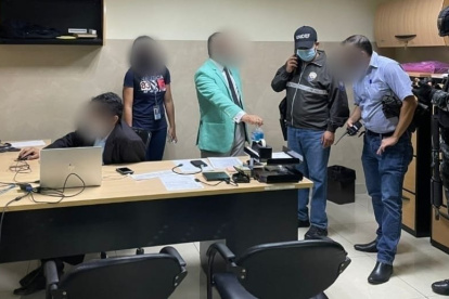 Guayas. La Policía incautó documentos y dispositivos electrónicos en el allanamiento.