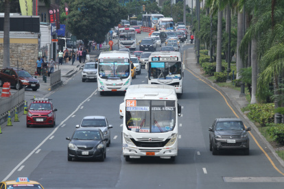 Transporte. Algunos de los buses urbanos que circulan en Guayaquil.