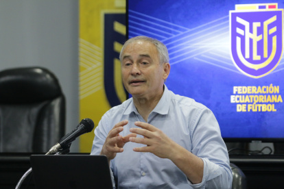 Héctor Baldassi fue presentado ayer como asesor de la Comisión Nacional de Arbitraje.