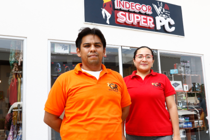 La empresa familiar se ha expandido con esfuerzo y dedicación.