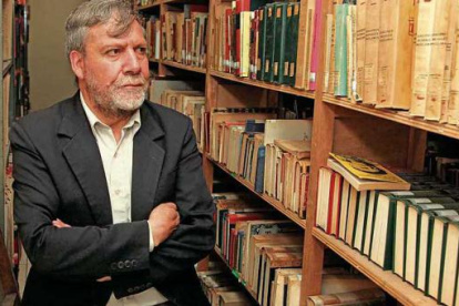 Eliécer Cárdenas contribuyó a las letras ecuatorianas.