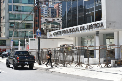 Diligencia. El presidente de la Corte de Pichincha no pudo instalar la audiencia de formulación de cargos para la jueza suspendida.