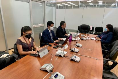 El pleno de la Comisión de Fiscalización sesionó de manera semipresencial.