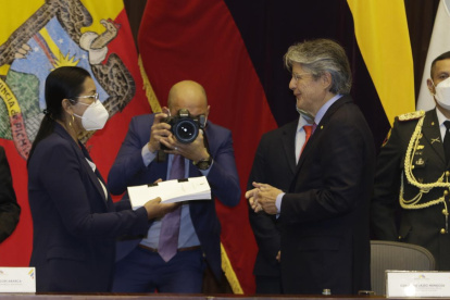 El pasado 24 de septiembre de 2021, el presidente de la República, Guillermo Lasso, entregó la propuesta legal a la presidenta de la Asamblea, Guadalupe Llori.