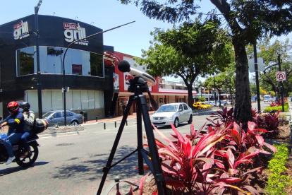 Acción. El Municipio mide y analiza los ruidos en la Víctor Emilio Estrada.