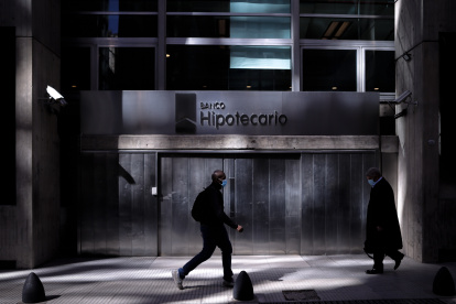 Un importante número de  argentinos prefiere el ahorro informal ante la desconfianza en el sistema financiero.