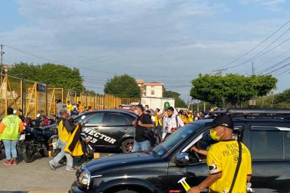 La tarde de hoy, la avenida Barcelona fue testigo de la vuelta de los hinchas al estadio