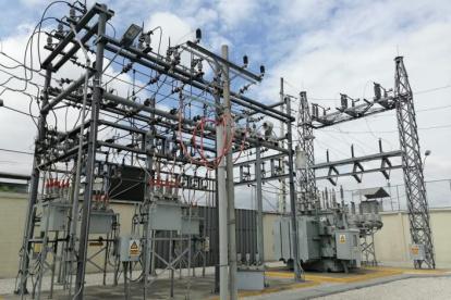 Desde septiembre se inició el lavado y ajuste de las 42 subestaciones de servicio, en Guayaquil.