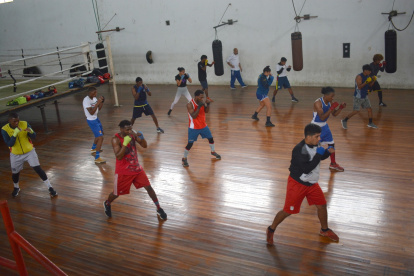 Concentradas. Ambas selecciones han estado trabajando en Portoviejo.