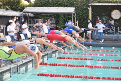 La piscina de la academia Jorge Delgado Panchana fue el escenario hasta donde llegaron por varios días los deportistas.