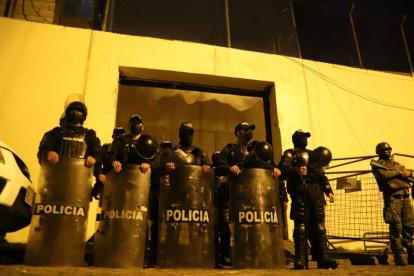 Tras conocerse se la fuga, la seguridad de la prisión se reforzó con policías y militares en los exteriores.