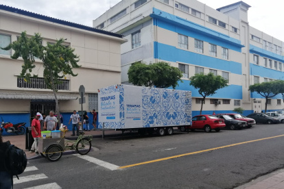 El bus donde supuestamente el Municipio puso en marcha el servicio.