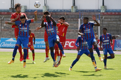Olmedo sorprendió con el gol inicial, pero después fue superado ampliamente por Aucas.