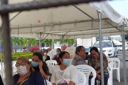 Familiares a la espera de nueva información.