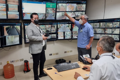 Hecho. El subsecretario de Transporte Aéreo, José Luis Aguilar, realizó un recorrido por las instalaciones del aeropuerto de Guayaquil junto a Ángel Córdova, gerente de Tagsa.