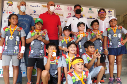 Los campeones y subcampeones del torneo que fomenta el crecimiento del tenis ecuatoriano.